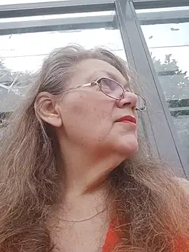 Snezhana online show from June 11, 2026, 1:53 pm