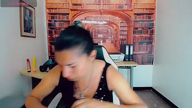 khiara moretti online show from December 12, 2024, 7:26 pm