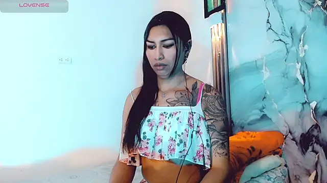 Snapshot of khiara_moretti chatting on October 3, 2025, 11:07 am khiara moretti online show from October 3, 2025, 11:07 am