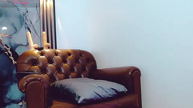 Snapshot of khiara_moretti chatting on October 21, 2025, 11:11 am khiara moretti online show from October 21, 2025, 11:11 am