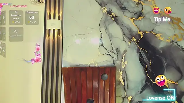 khiara moretti online show from February 17, 2026, 7:42 pm