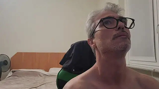 KennyForU77 online show from June 21, 2026, 9:17 pm