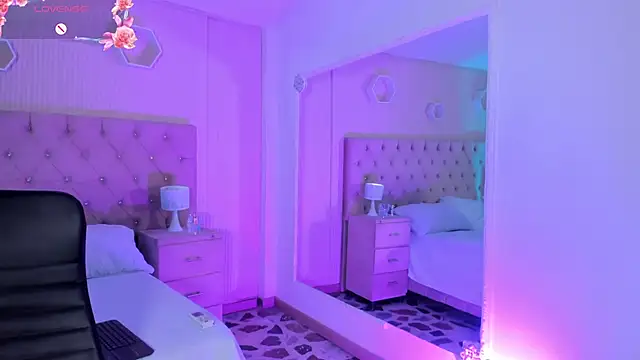 Snapshot of Agathaargent_ chatting on October 16, 2025, 10:16 am Agathaargent  online show from October 16, 2025, 10:16 am