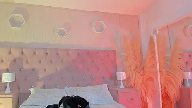 Agathaargent  online show from December 21, 2025, 4:19 am