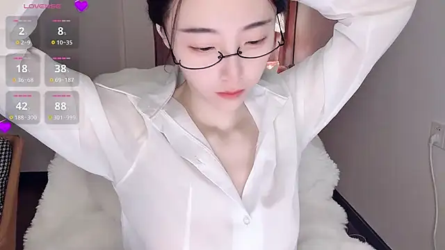 Snapshot of Duomiz chatting on October 17, 2025, 11:46 am Duomiz online show from October 17, 2025, 11:46 am