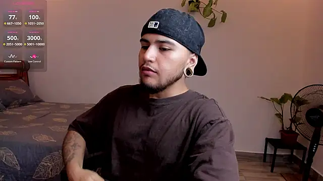 Snapshot of ftmphilip_ chatting on February 24, 2026, 11:47 pm ftmphilip online show from February 24, 2026, 11:47 pm