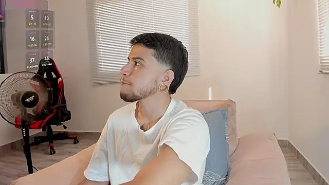 Snapshot of ftmphilip_ chatting on March 2, 2026, 2:13 pm ftmphilip online show from March 2, 2026, 2:13 pm