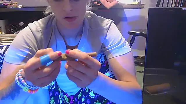 watermellonpussy online show from November 8, 2025, 6:18 pm