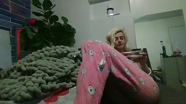 watermellonpussy online show from March 7, 2026, 10:07 pm