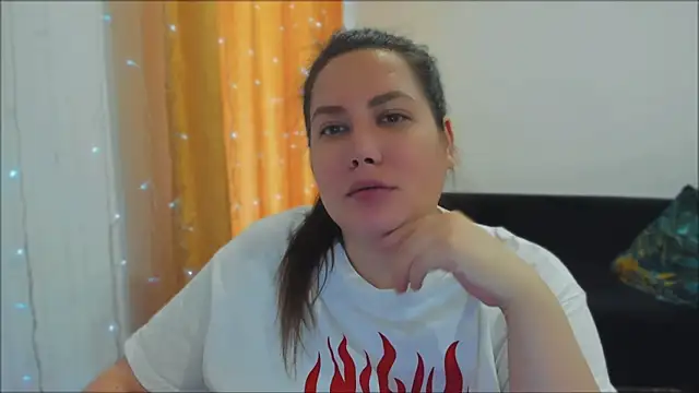  madalexa  online show from November 5, 2025, 6:02 am