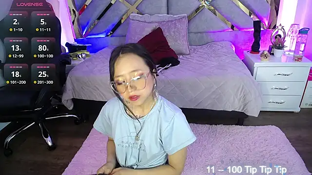 Snapshot of Moon_Water__ chatting on April 25, 2026, 11:24 am Moon Water online show from April 25, 2026, 11:24 am