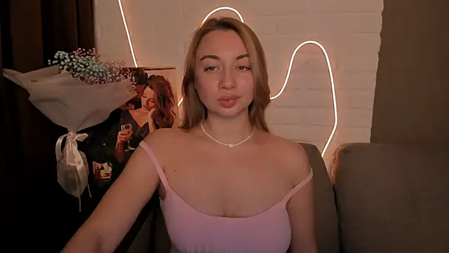 DanielaWisse online show from December 18, 2024, 8:47 pm