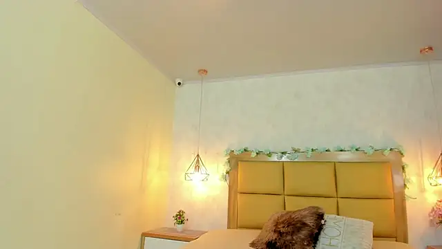 LARSONMIA online show from January 19, 2026, 11:25 am