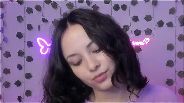 Megan Rodrigo online show from December 5, 2024, 11:18 pm