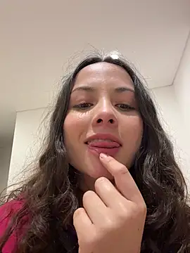 Megan Rodrigo online show from May 10, 2026, 1:44 am