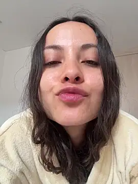 Megan Rodrigo online show from May 11, 2026, 2:45 pm