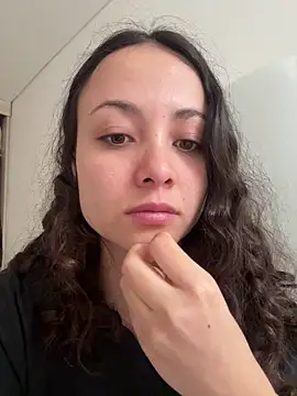 Megan Rodrigo online show from May 19, 2026, 12:00 pm