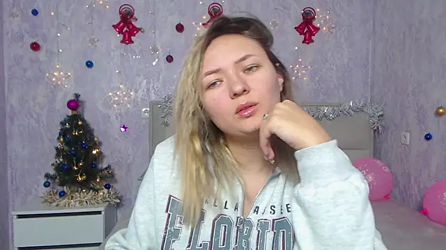 SallyVerda online show from December 27, 2024, 6:42 pm