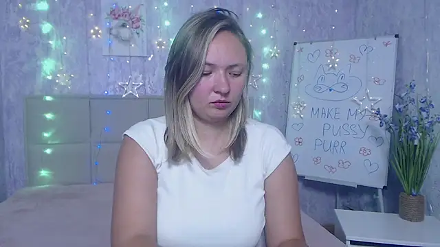 Snapshot of SallyVerda chatting on October 3, 2025, 6:16 pm SallyVerda online show from October 3, 2025, 6:16 pm