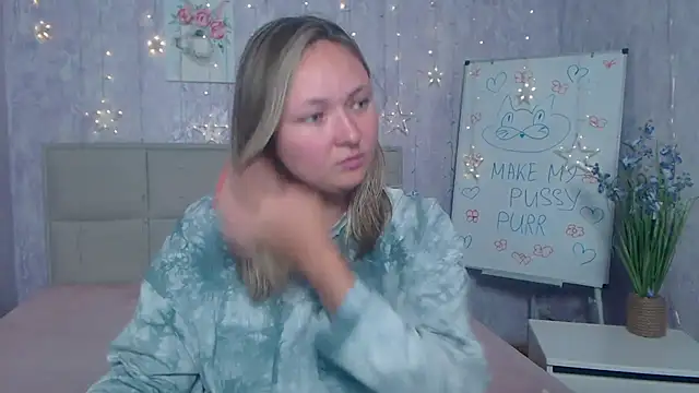 Snapshot of SallyVerda chatting on October 6, 2025, 6:05 pm SallyVerda online show from October 6, 2025, 6:05 pm