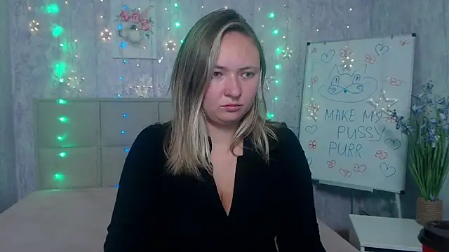 Snapshot of SallyVerda chatting on October 7, 2025, 5:32 pm SallyVerda online show from October 7, 2025, 5:32 pm