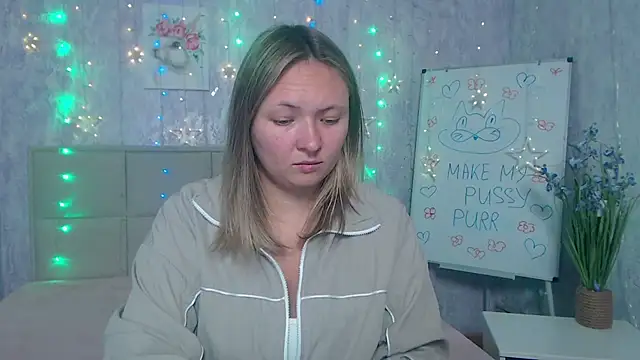 Snapshot of SallyVerda chatting on October 8, 2025, 5:32 pm SallyVerda online show from October 8, 2025, 5:32 pm