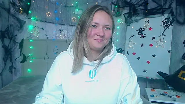 Snapshot of SallyVerda chatting on October 21, 2025, 5:46 pm SallyVerda online show from October 21, 2025, 5:46 pm