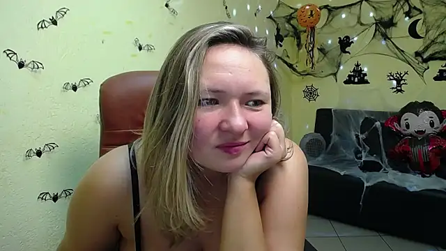 Snapshot of SallyVerda chatting on October 29, 2025, 6:42 pm SallyVerda online show from October 29, 2025, 6:42 pm