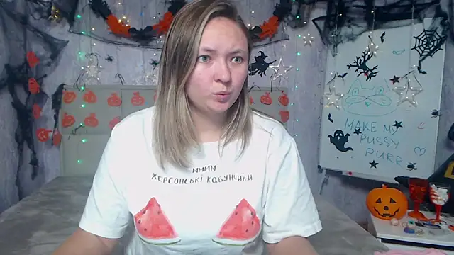 Snapshot of SallyVerda chatting on October 30, 2025, 7:03 pm SallyVerda online show from October 30, 2025, 7:03 pm