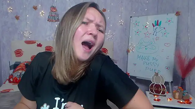 SallyVerda online show from November 24, 2025, 6:51 pm