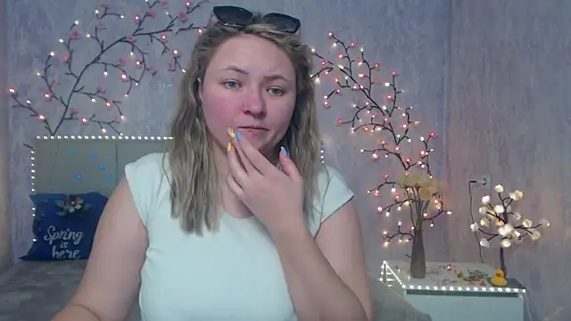 SallyVerda online show from May 4, 2026, 6:15 pm