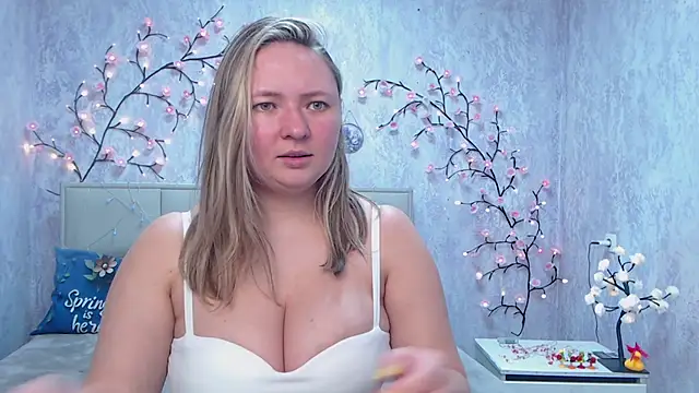 SallyVerda online show from May 11, 2026, 6:05 pm