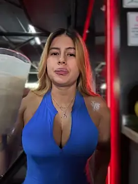 Snapshot of Amber_Martins_ chatting on October 5, 2025, 5:33 pm Amber Martins  online show from October 5, 2025, 5:33 pm