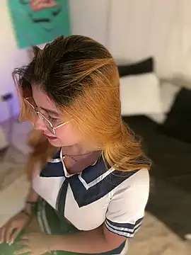 Snapshot of Amber_Martins_ chatting on October 7, 2025, 12:19 am Amber Martins  online show from October 7, 2025, 12:19 am