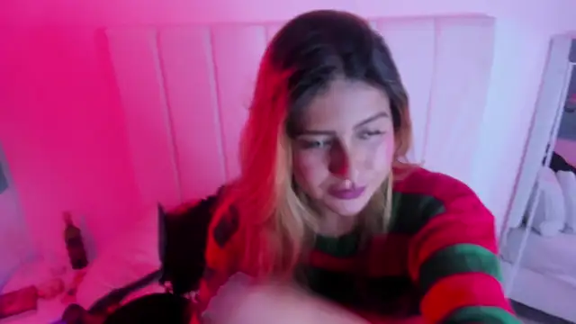 Snapshot of Amber_Martins_ chatting on October 21, 2025, 1:34 pm Amber Martins  online show from October 21, 2025, 1:34 pm