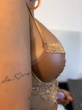 Snapshot of Amber_Martins_ chatting on February 23, 2026, 9:17 am Amber Martins online show from February 23, 2026, 9:17 am