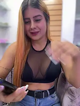 Snapshot of Amber_Martins_ chatting on March 7, 2026, 12:07 am Amber Martins online show from March 7, 2026, 12:07 am