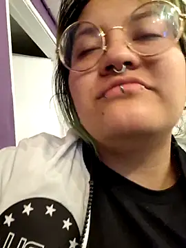 Snapshot of lucky-leah chatting on September 20, 2025, 3:51 am lucky-leah online show from September 20, 2025, 3:51 am