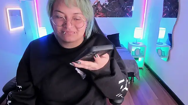 lucky-leah online show from January 17, 2026, 3:33 am