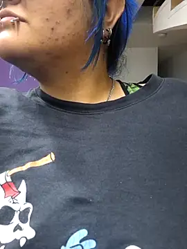 lucky-leah online show from April 29, 2026, 4:05 am