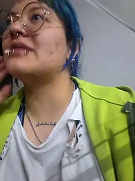 lucky-leah online show from May 8, 2026, 3:56 am