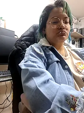 lucky-leah online show from June 17, 2026, 3:53 am