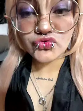 lucky-leah online show from June 21, 2026, 4:48 am