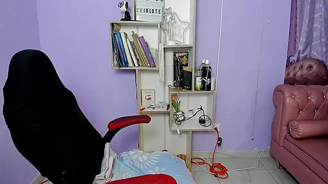 bbw charlote online show from October 23, 2025, 12:15 pm