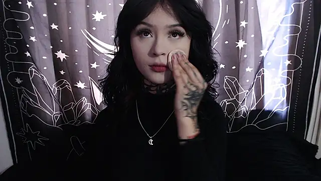 Isabella  dark online show from January 17, 2025, 9:06 pm
