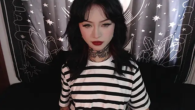 Isabella  dark online show from January 28, 2025, 8:58 pm