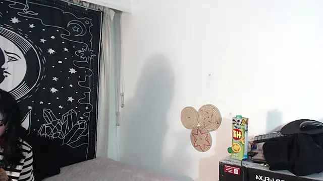 Isabella  dark online show from February 8, 2025, 11:34 pm
