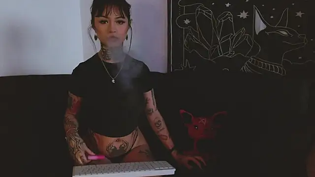 Isabella  dark online show from October 24, 2025, 8:05 pm