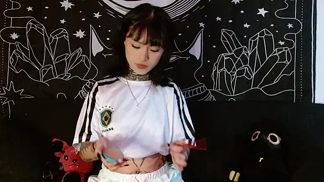 Isabella  dark online show from November 9, 2025, 4:33 am