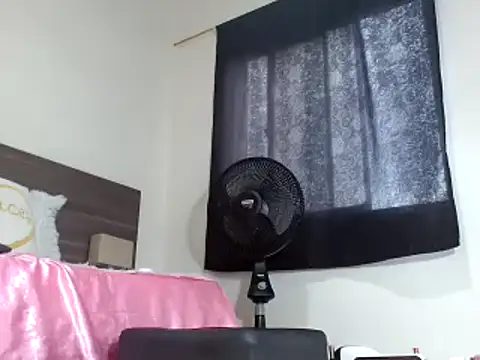 Snapshot of Mila_cams1_ chatting on January 26, 2025, 1:15 pm Mila cams1  online show from January 26, 2025, 1:15 pm